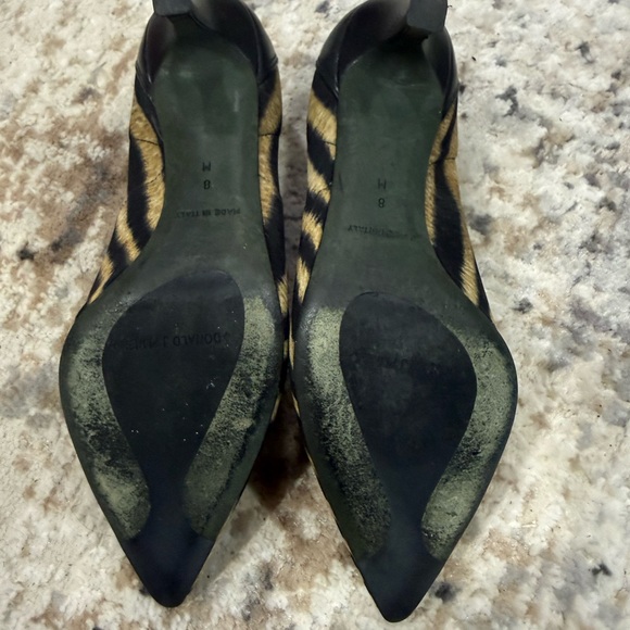 Donald J. Pliner Women's Black and Tan Animal Print Pumps - Picture 5 of 5